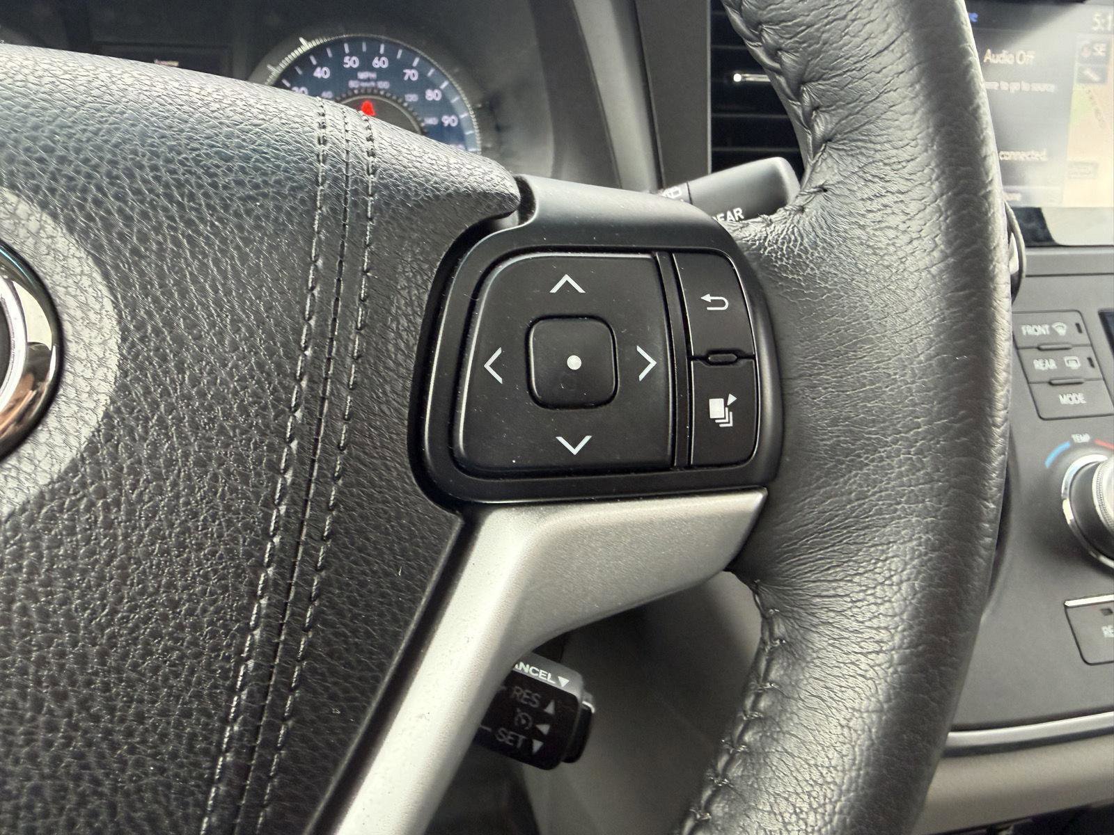 Used 2017 Toyota Sienna XLE w/ XLE Navigation Package FWD image 34