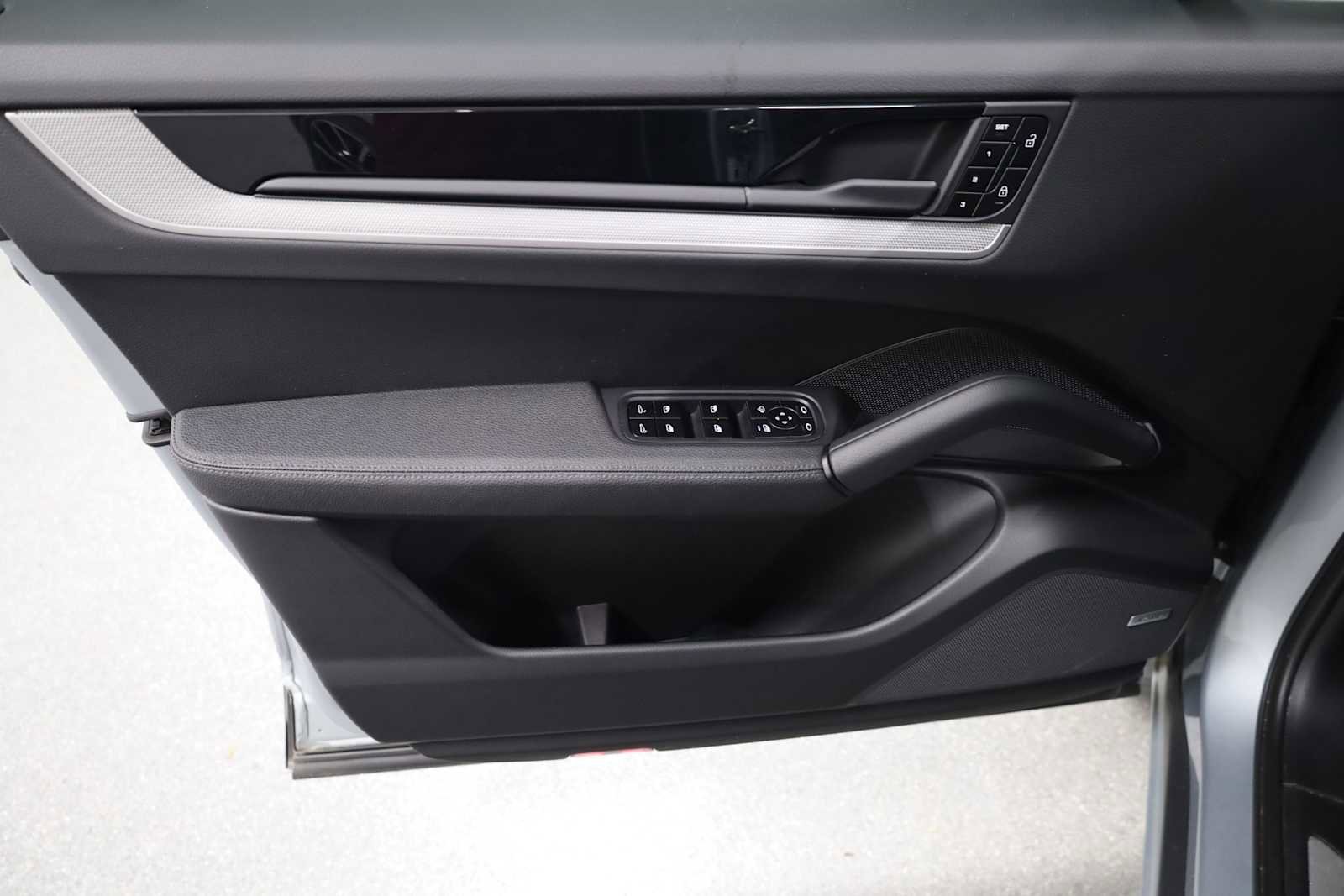 Certified 2024 Porsche Cayenne image 16