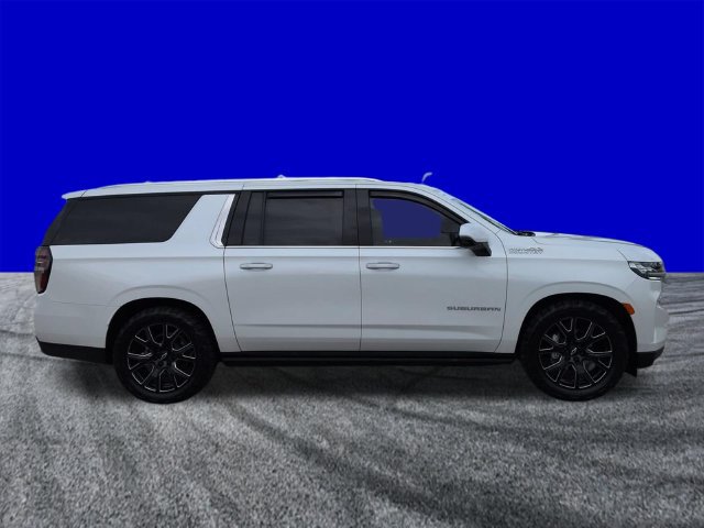 Used 2024 Chevrolet Suburban High Country AWD/4WD image 3