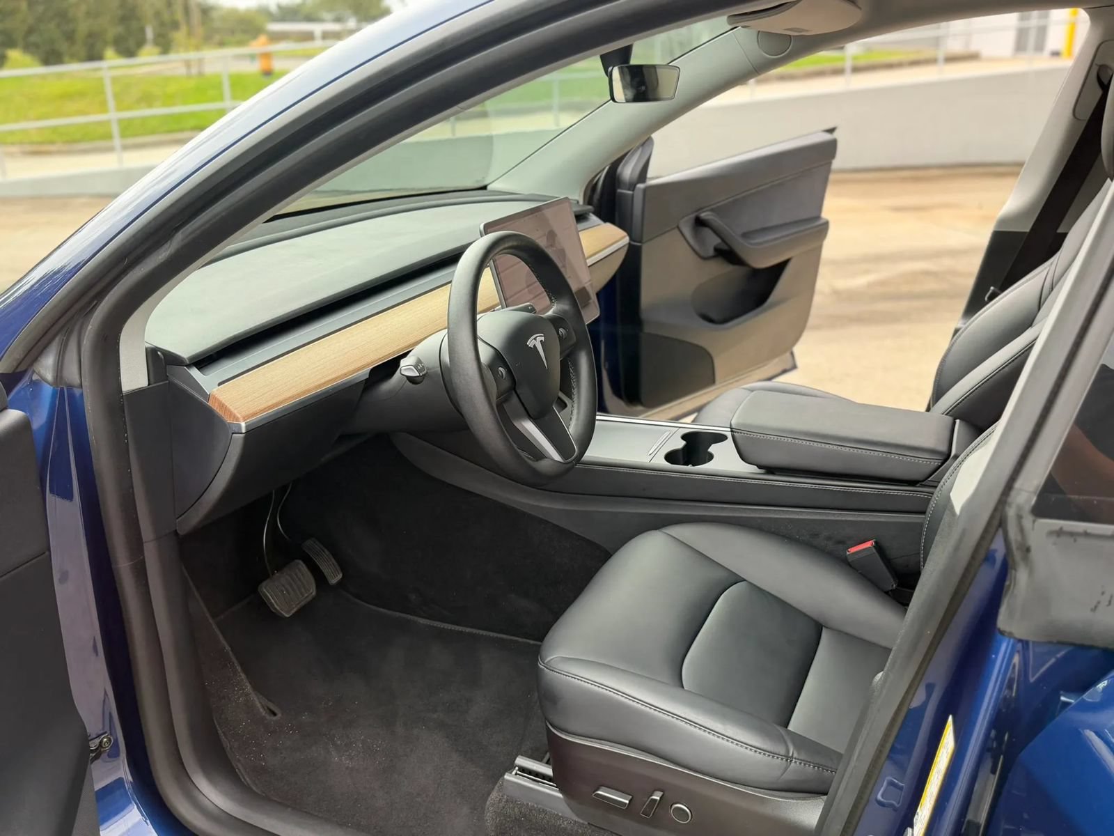 Used 2022 Tesla Model Y Long Range AWD/4WD image 16