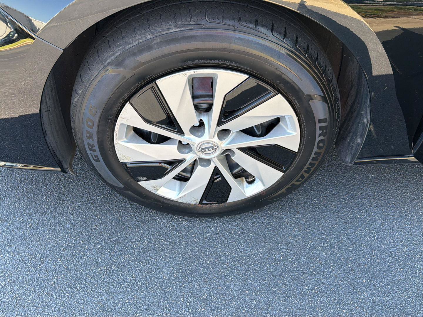 Used 2024 Nissan Altima 2.5 S FWD image 35