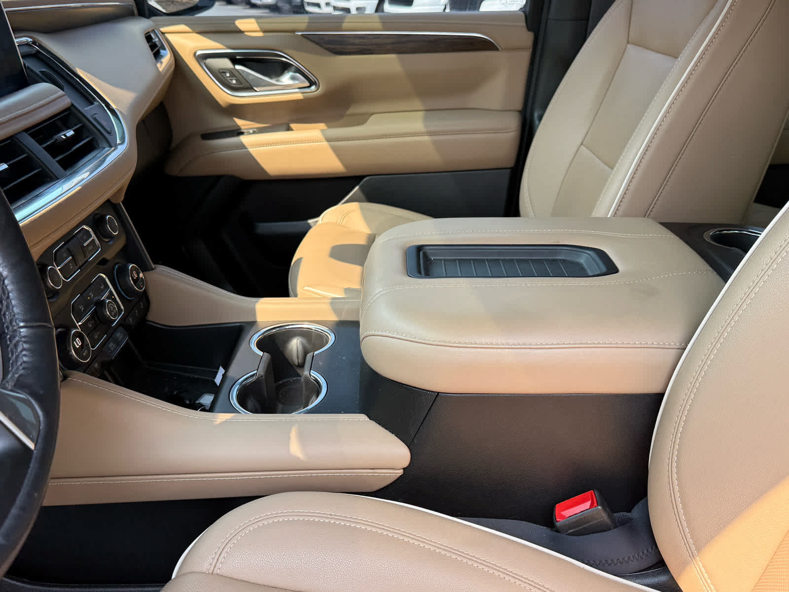 Used 2022 Chevrolet Tahoe Premier AWD/4WD image 22