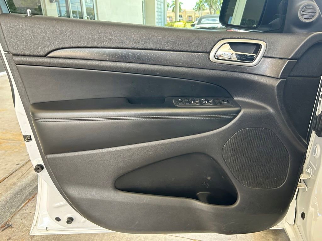 Used 2018 Jeep Grand Cherokee Altitude AWD/4WD image 36