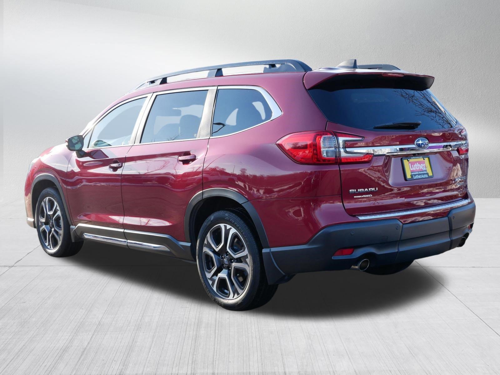 Used 2023 Subaru Ascent Limited image 5