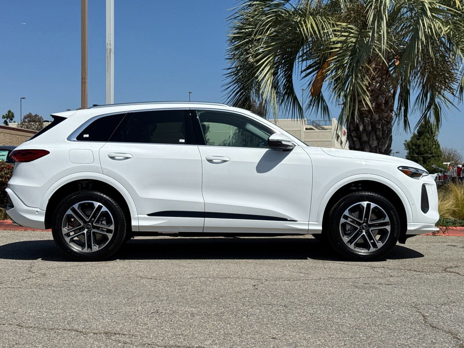 New 2026 Audi Q5 Premium AWD/4WD image 3