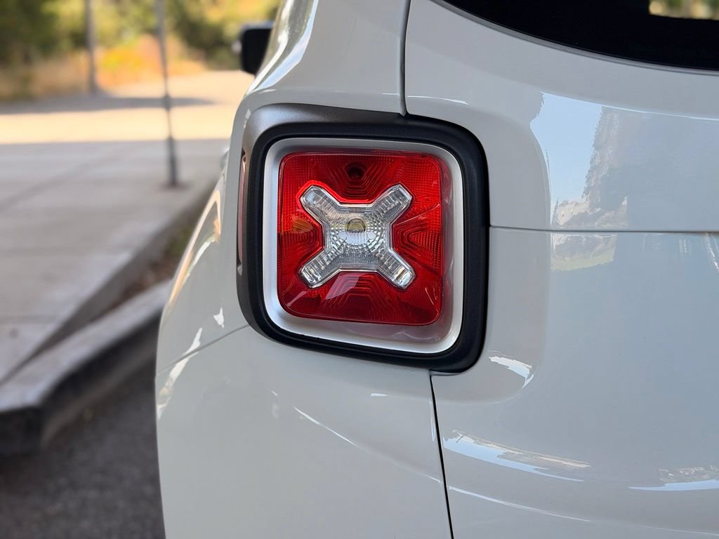 Used 2016 Jeep Renegade Limited AWD/4WD image 16