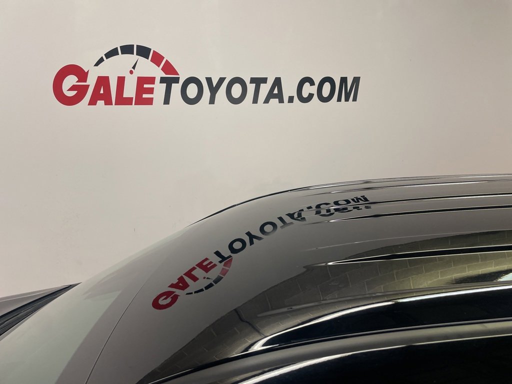Used 2024 Toyota Sienna LE image 6