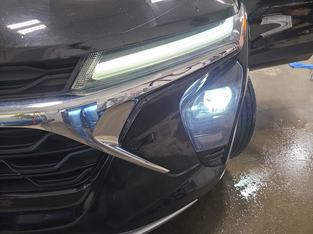 Used 2024 Chevrolet Trax LT w/ Driver Confidence Package image 32