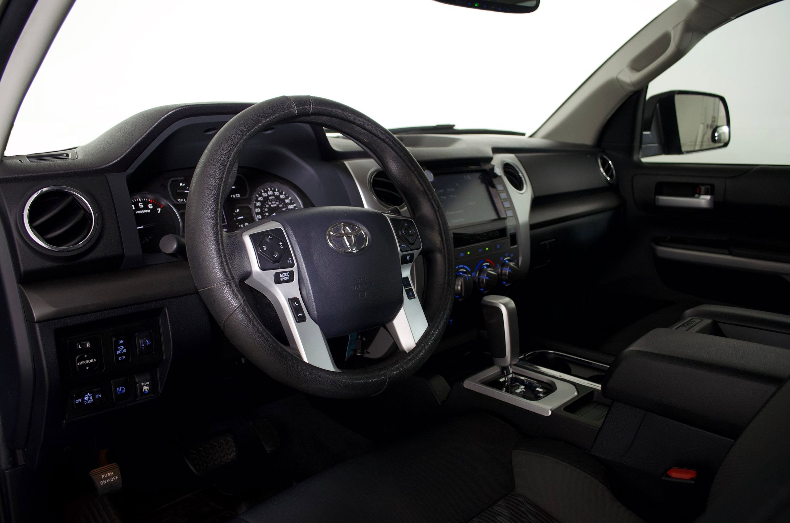 Used 2020 Toyota Tundra SR5 w/ SR5 Upgrade Package AWD/4WD image 11