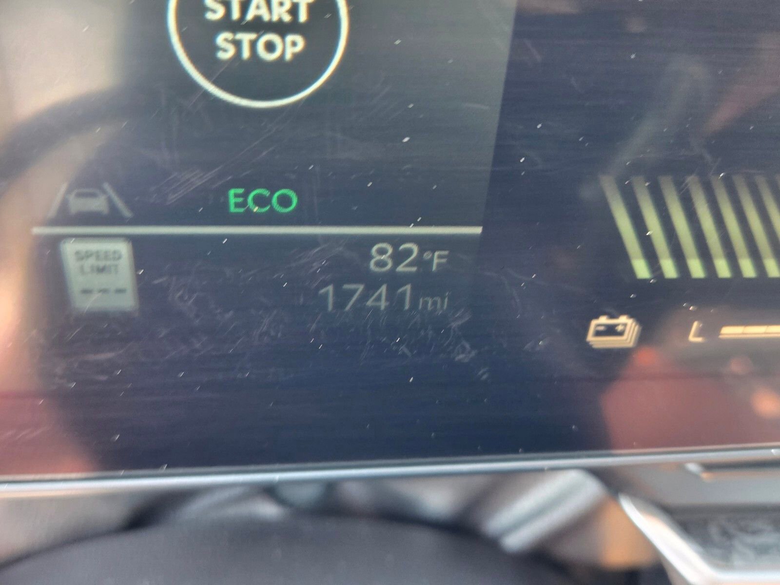 Used 2025 Kia Carnival EX image 30