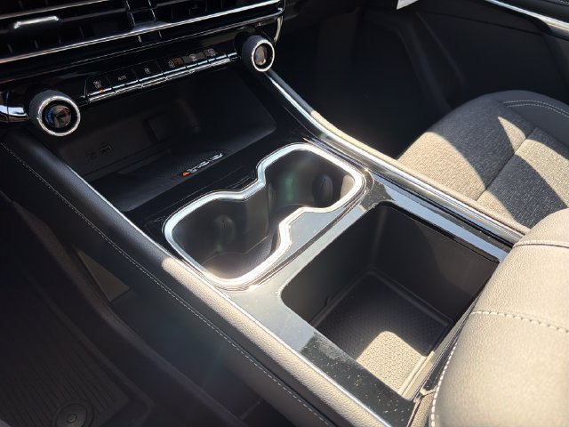 New 2027 Chevrolet Traverse LT w/ LPO, Floor Liner Package FWD image 30