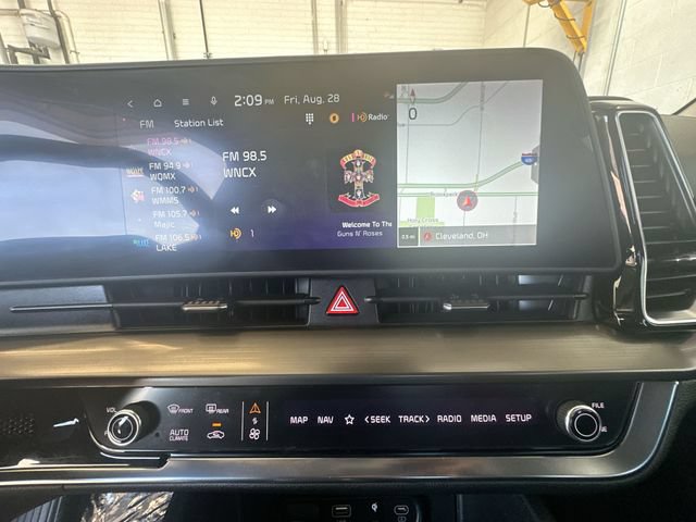 Used 2023 Kia Sportage EX AWD/4WD image 18