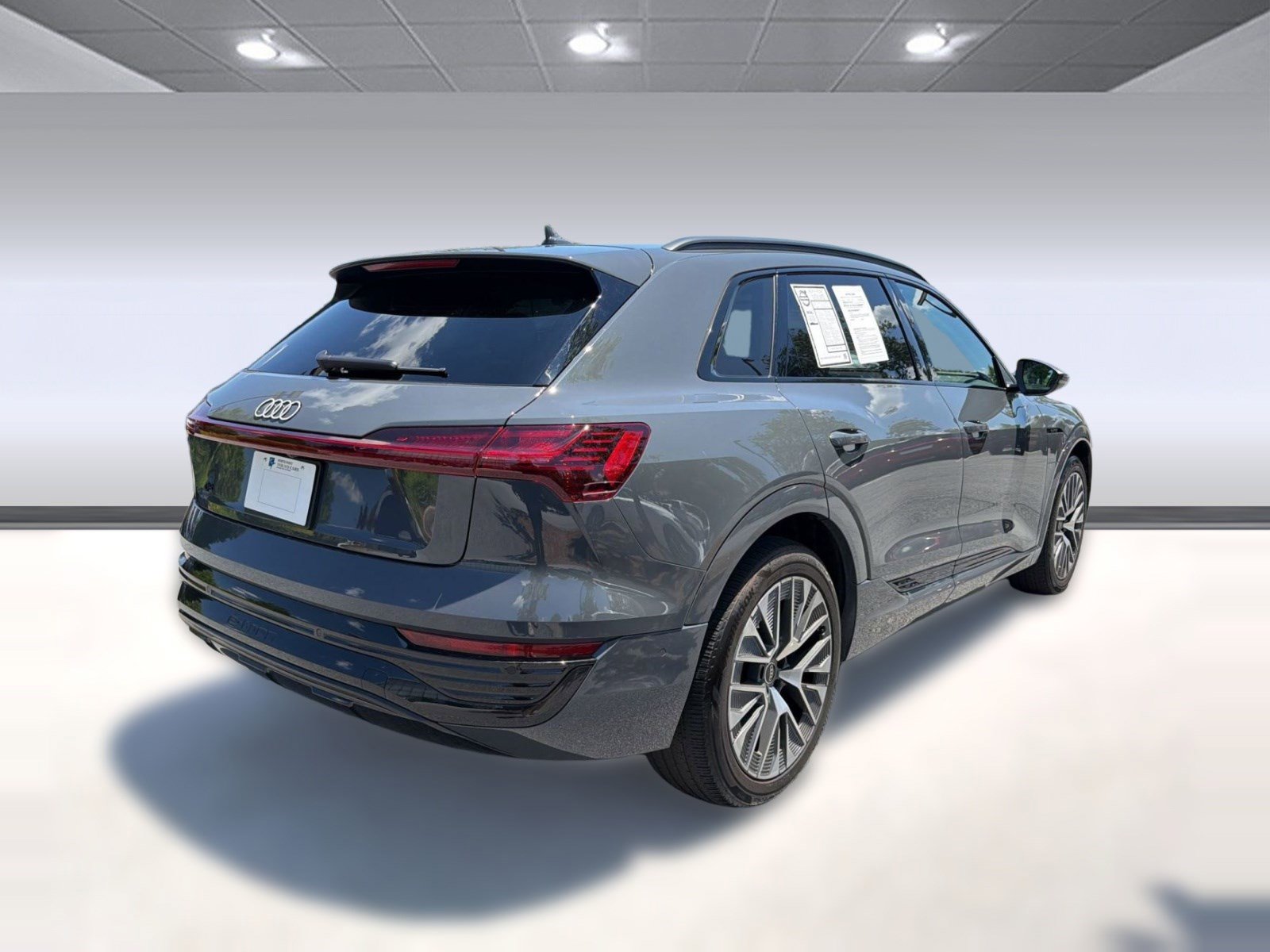 Used 2024 Audi Q8 e-tron Prestige AWD/4WD image 9