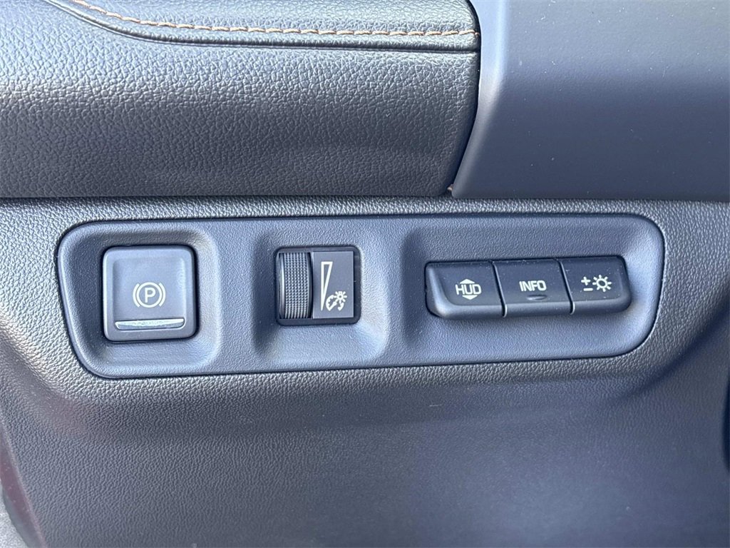 Used 2023 GMC Acadia AT4 w/ Technology Package image 28