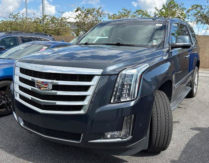 Used 2019 Cadillac Escalade Luxury AWD/4WD image 1