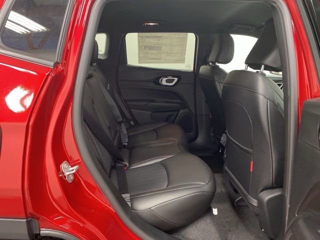Used 2026 Jeep Compass Trailhawk AWD/4WD image 23