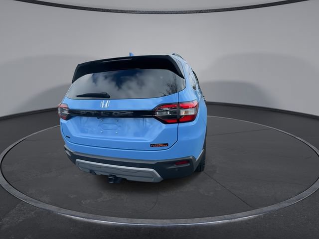 Used 2025 Honda Pilot TrailSport image 13