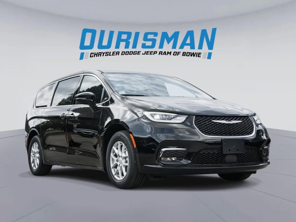 New 2025 Chrysler Pacifica Select FWD image 1