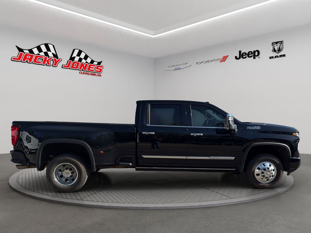 Used 2024 Chevrolet Silverado 3500 High Country w/ High Country Premium Package image 11
