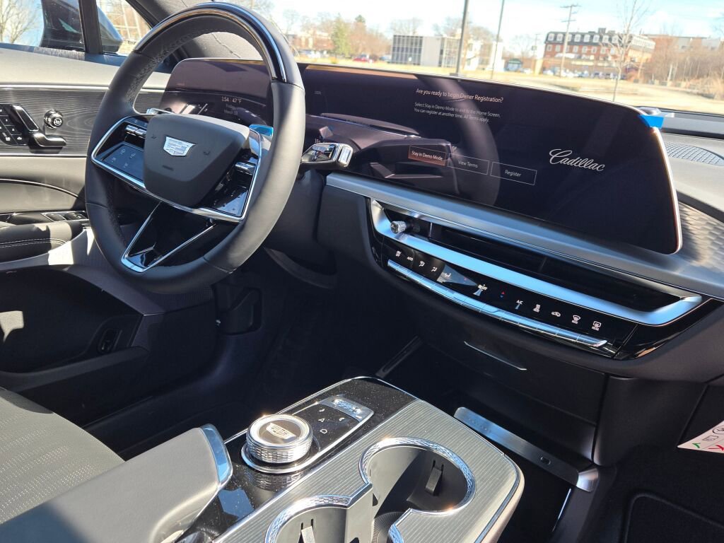 New 2026 Cadillac Lyriq Premium Luxury image 7