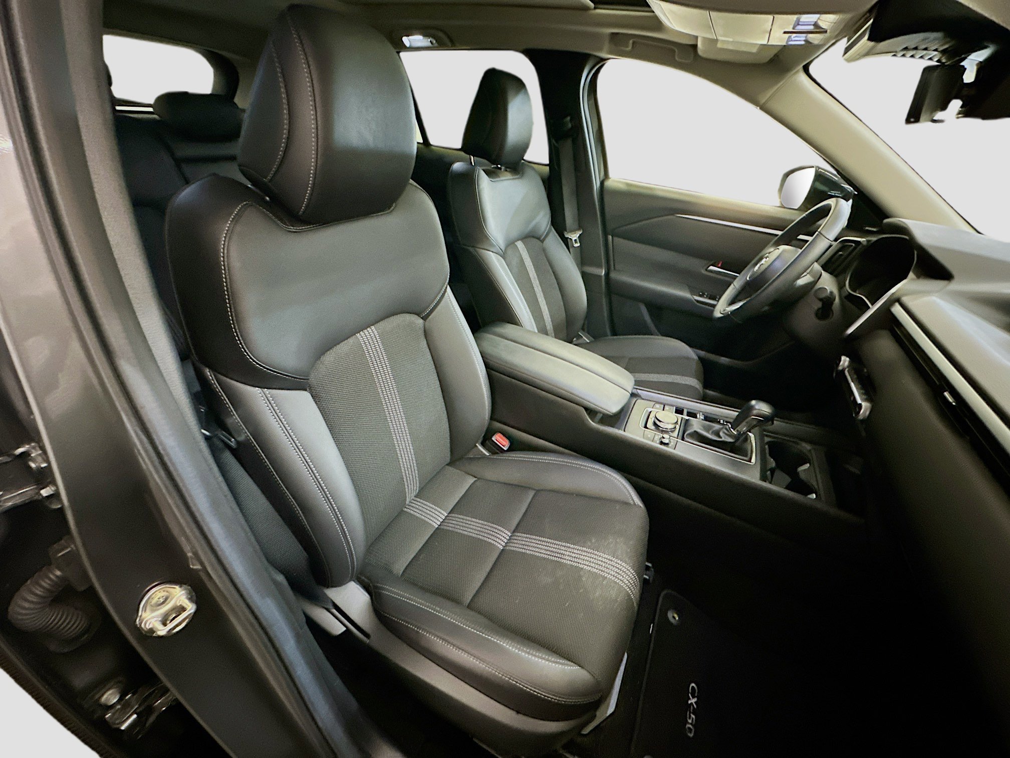 Used 2025 MAZDA CX-50 AWD 2.5 S w/ Premium Package image 34