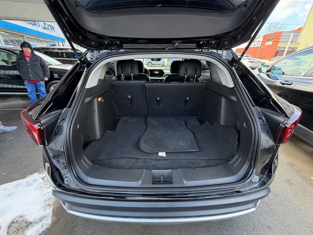Used 2025 Chevrolet Trax LT image 10