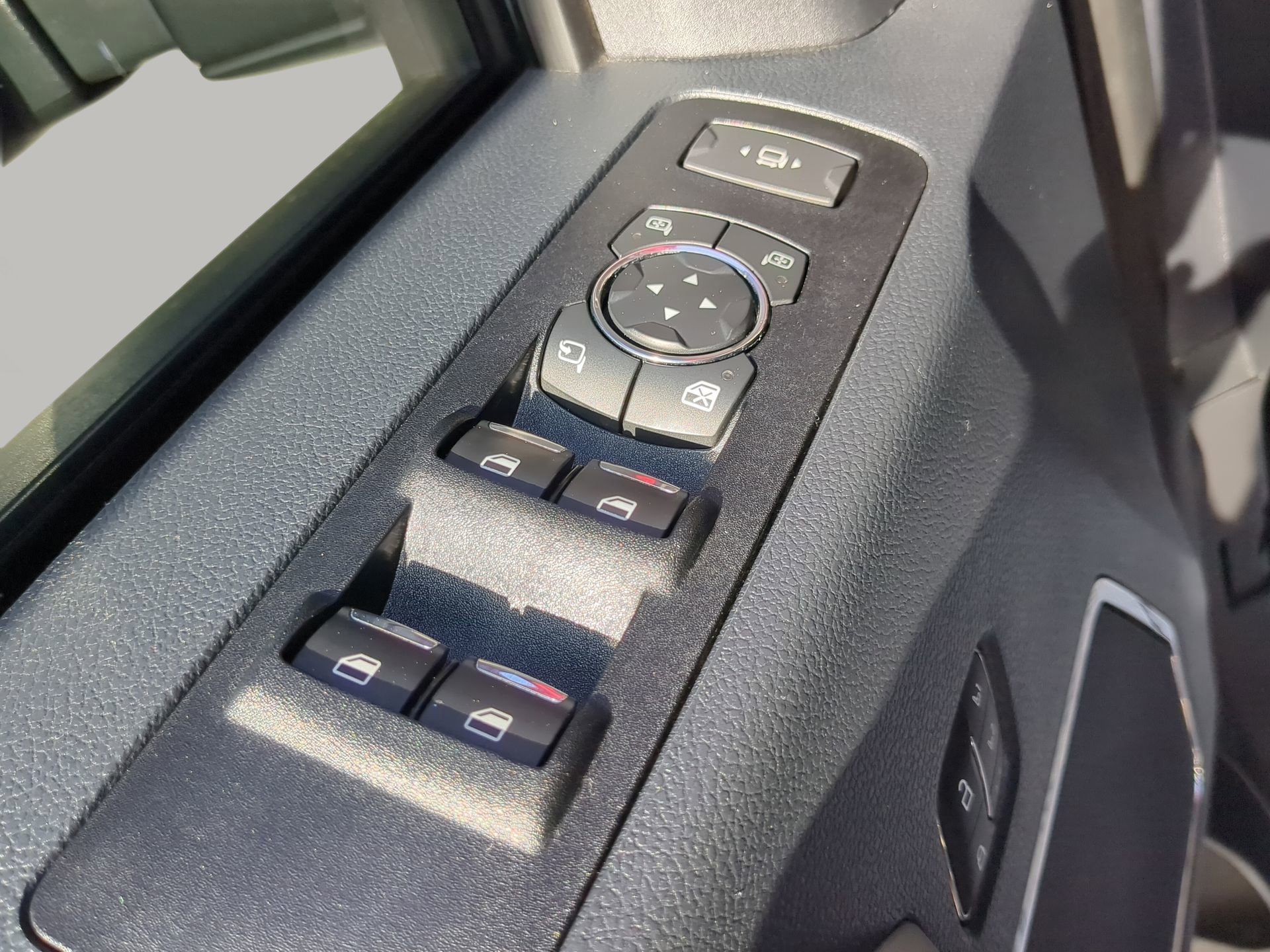 Certified 2022 Ford F350 Lariat w/ Lariat Value Package image 47