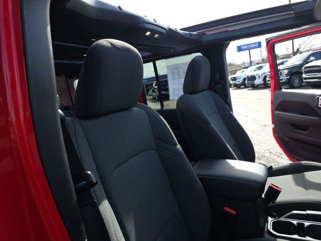 Used 2025 Jeep Wrangler Sahara 4xe w/ Safety Group image 54