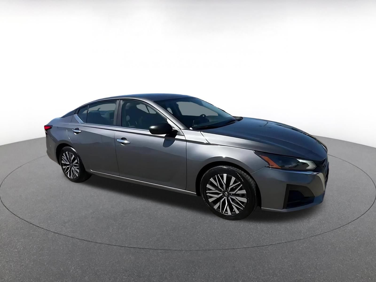 Used 2025 Nissan Altima 2.5 SV FWD video 2