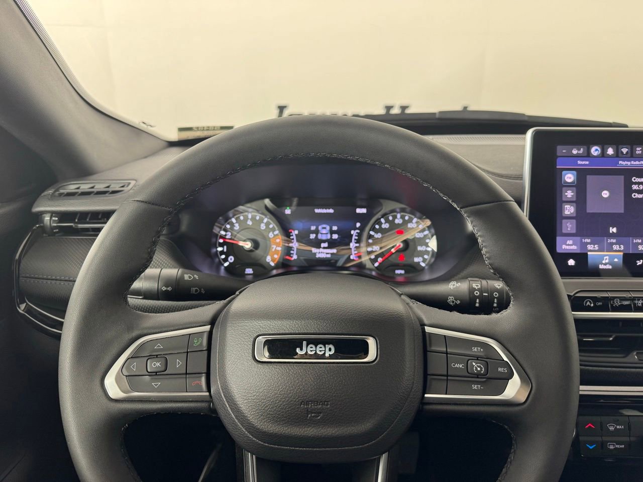 Used 2026 Jeep Compass Latitude AWD/4WD image 21