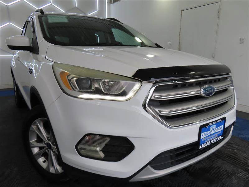 Used 2017 Ford Escape SE w/ Equipment Group 201A FWD image 3