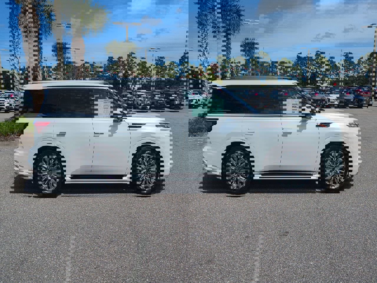 New 2026 INFINITI QX80 Luxe w/ Cargo Package image 3
