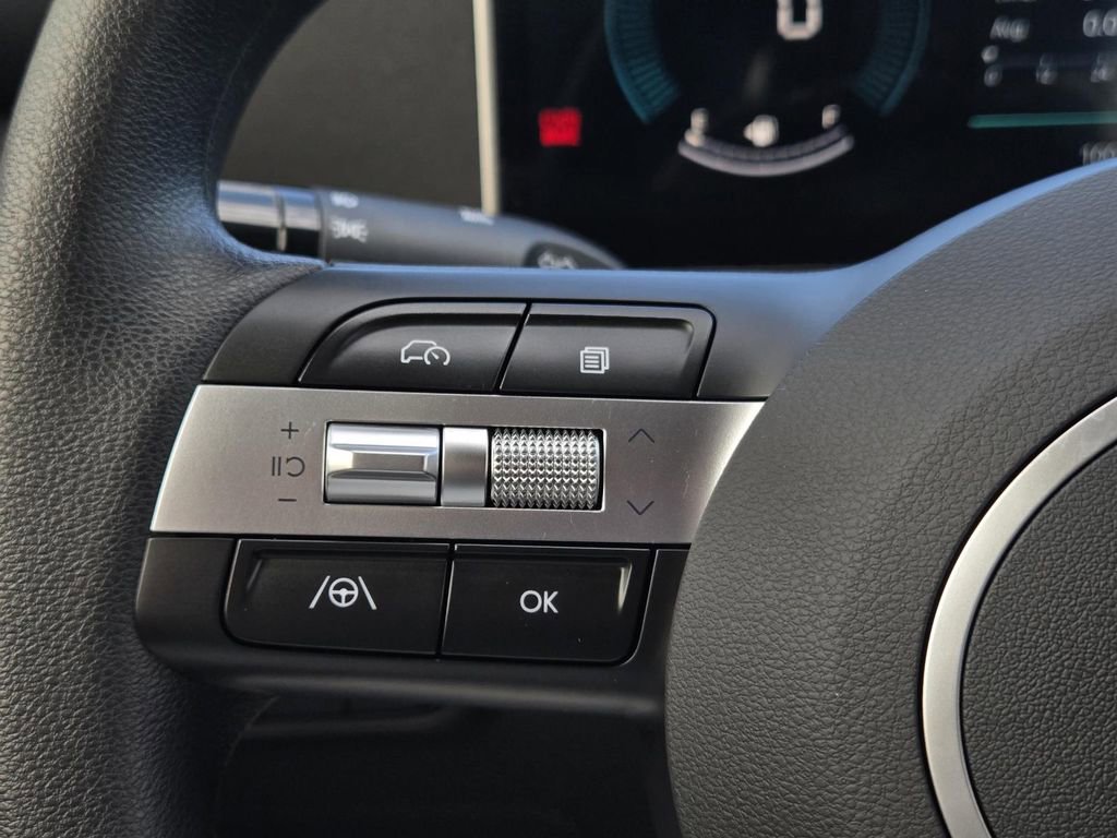 Used 2025 Hyundai Santa Cruz SEL image 8