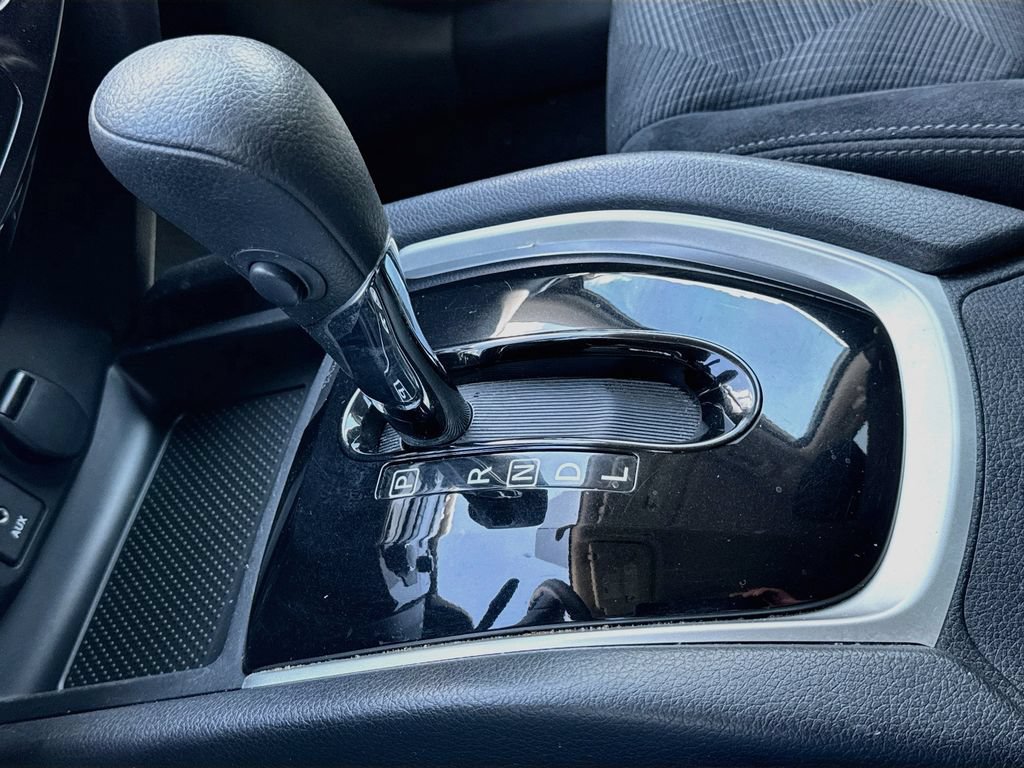 Used 2014 Nissan Rogue SV FWD image 20