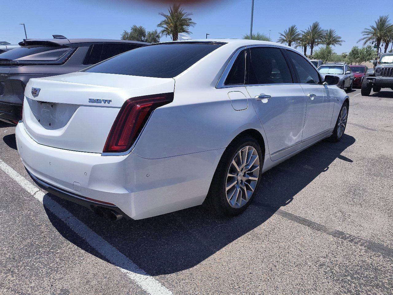Used 2018 Cadillac CT6 Luxury AWD/4WD image 4