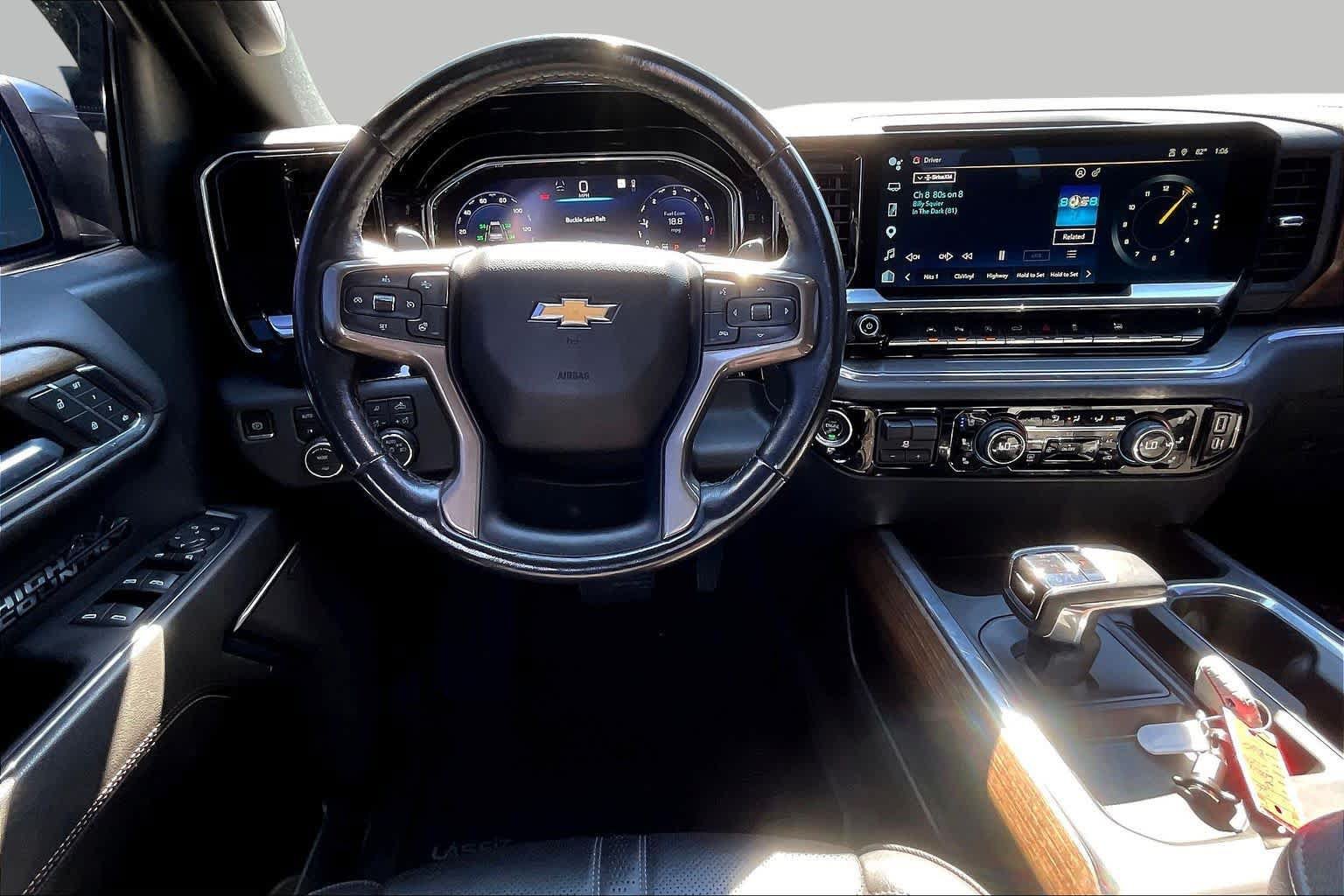 Used 2023 Chevrolet Silverado 1500 High Country w/ High Country Premium Package AWD/4WD image 11