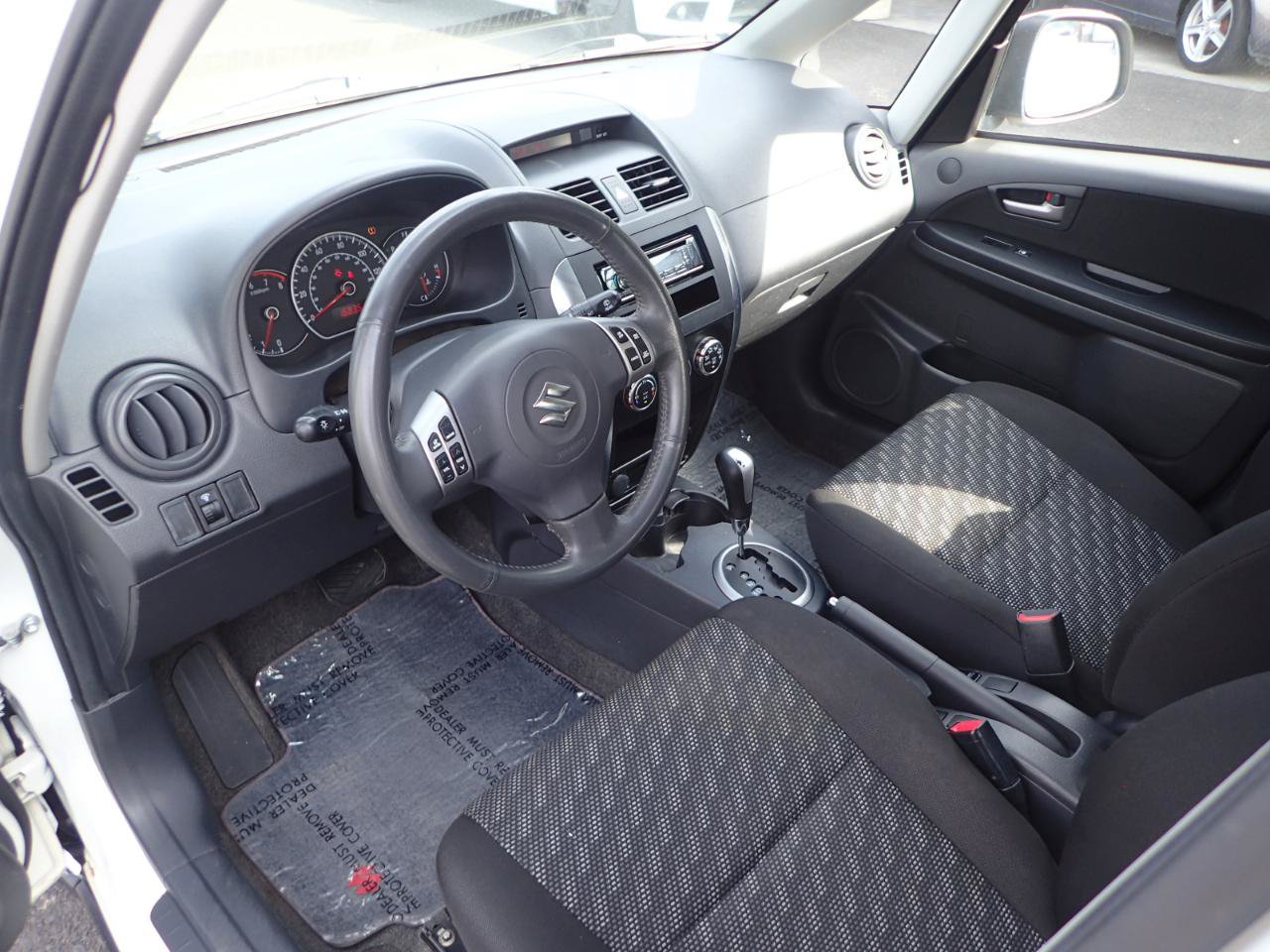 Used 2008 Suzuki SX4 AWD Hatchback image 9