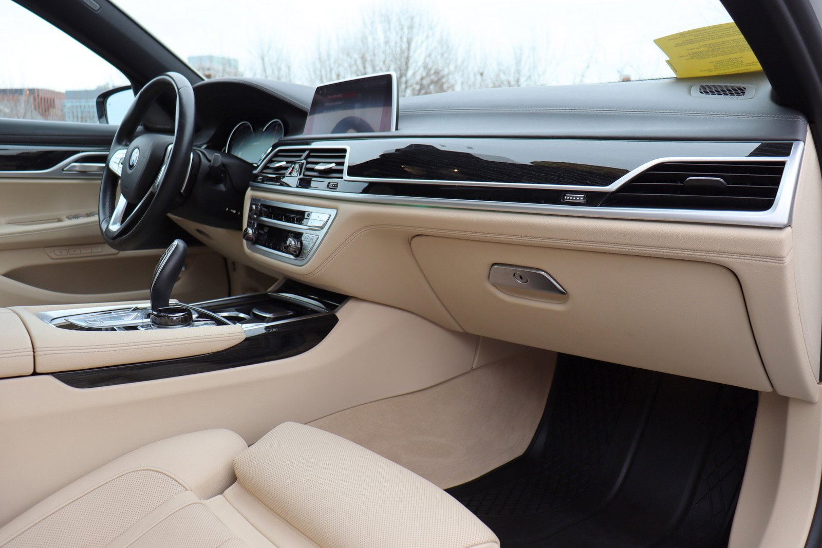 Used 2019 BMW 740e xDrive w/ Executive Package AWD/4WD image 22