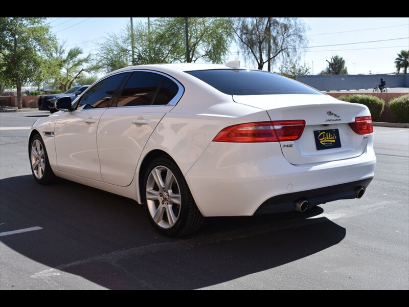 Used 2019 Jaguar XE Premium RWD image 6