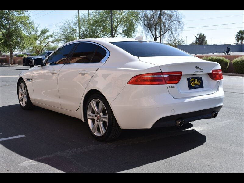Used 2019 Jaguar XE Premium RWD image 6