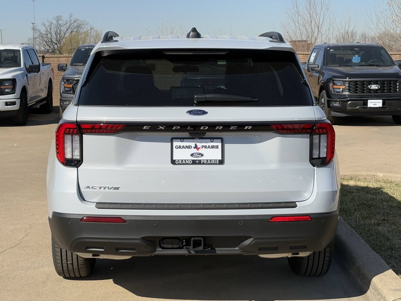 New 2026 Ford Explorer Active RWD image 6