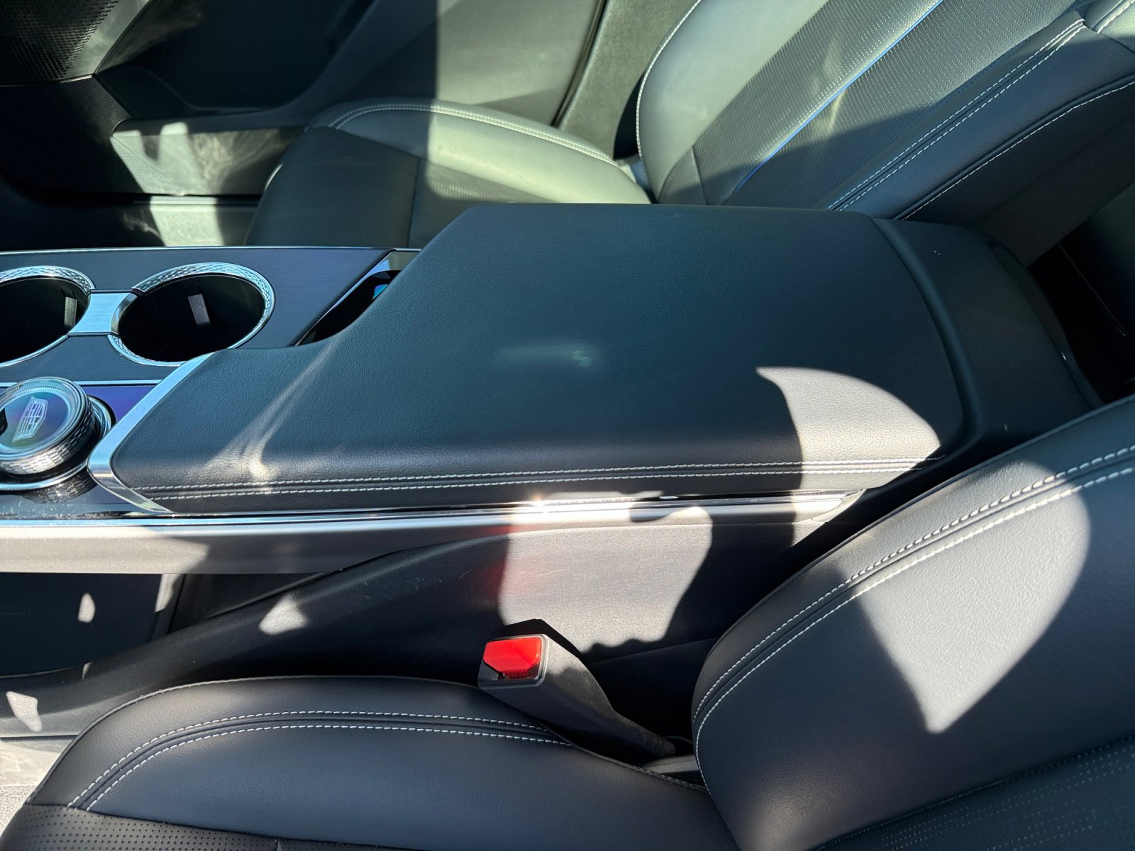 Used 2024 Cadillac Lyriq Luxury image 14