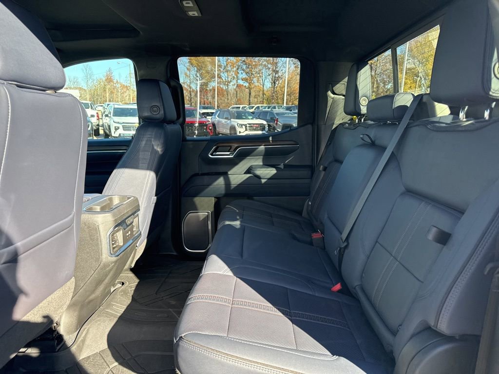 Used 2023 Chevrolet Silverado 1500 High Country w/ High Country Premium Package image 13