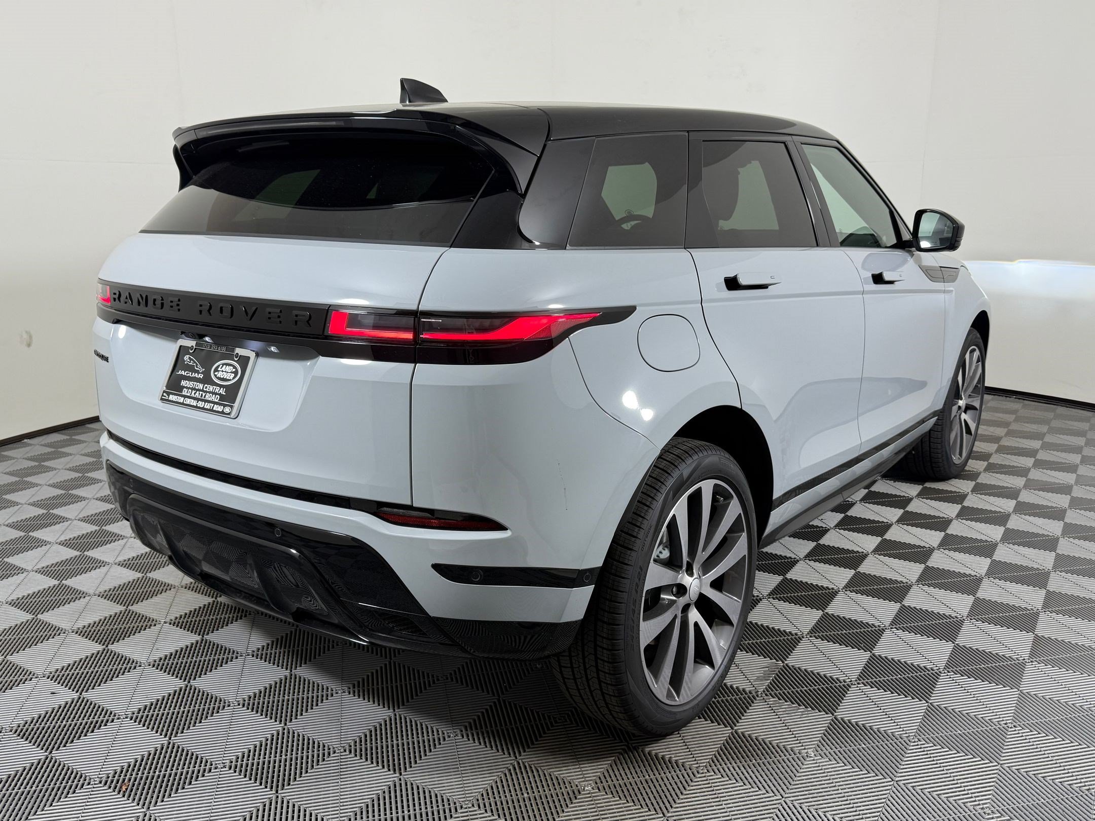 New 2026 Land Rover Range Rover Evoque Hoxton AWD/4WD image 9