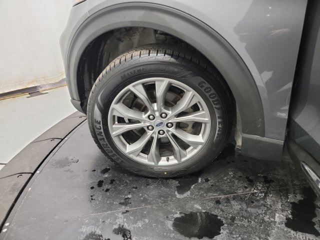 Used 2022 Ford Explorer Limited w/ Equipment Group 301A image 28