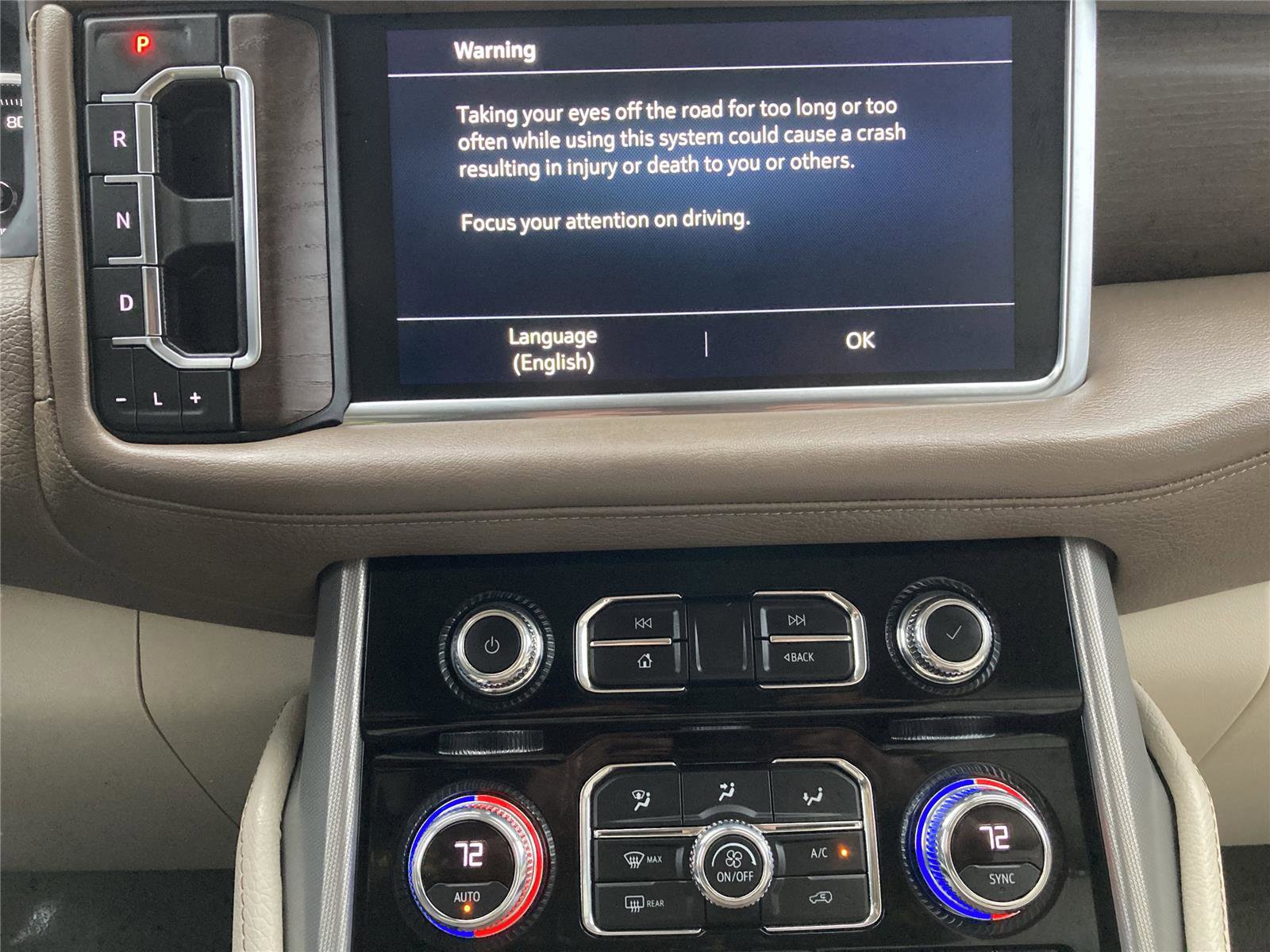 Used 2021 GMC Yukon Denali w/ Denali Premium Package image 12