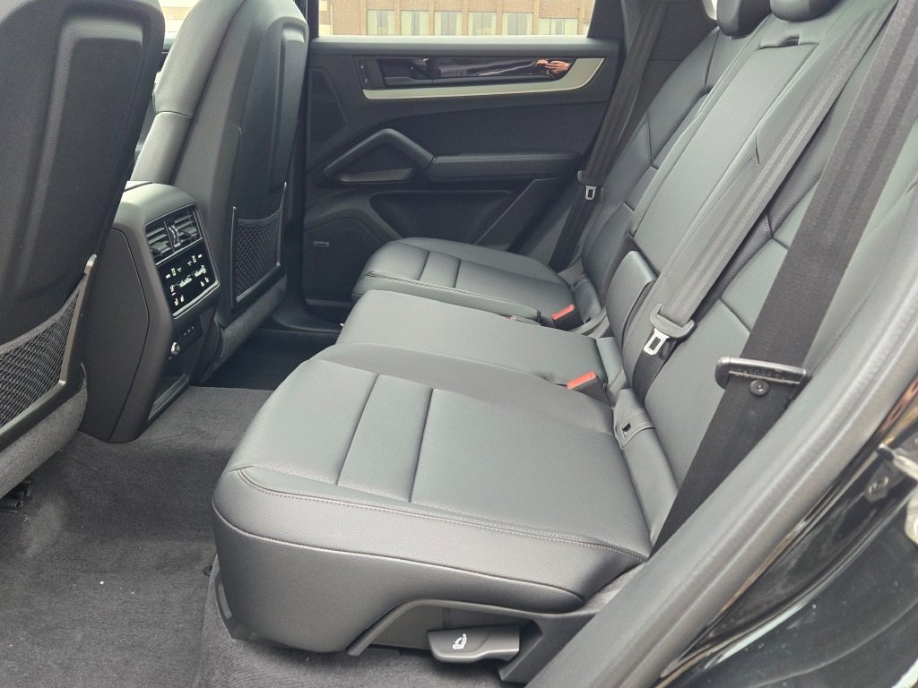 New 2025 Porsche Cayenne S image 32