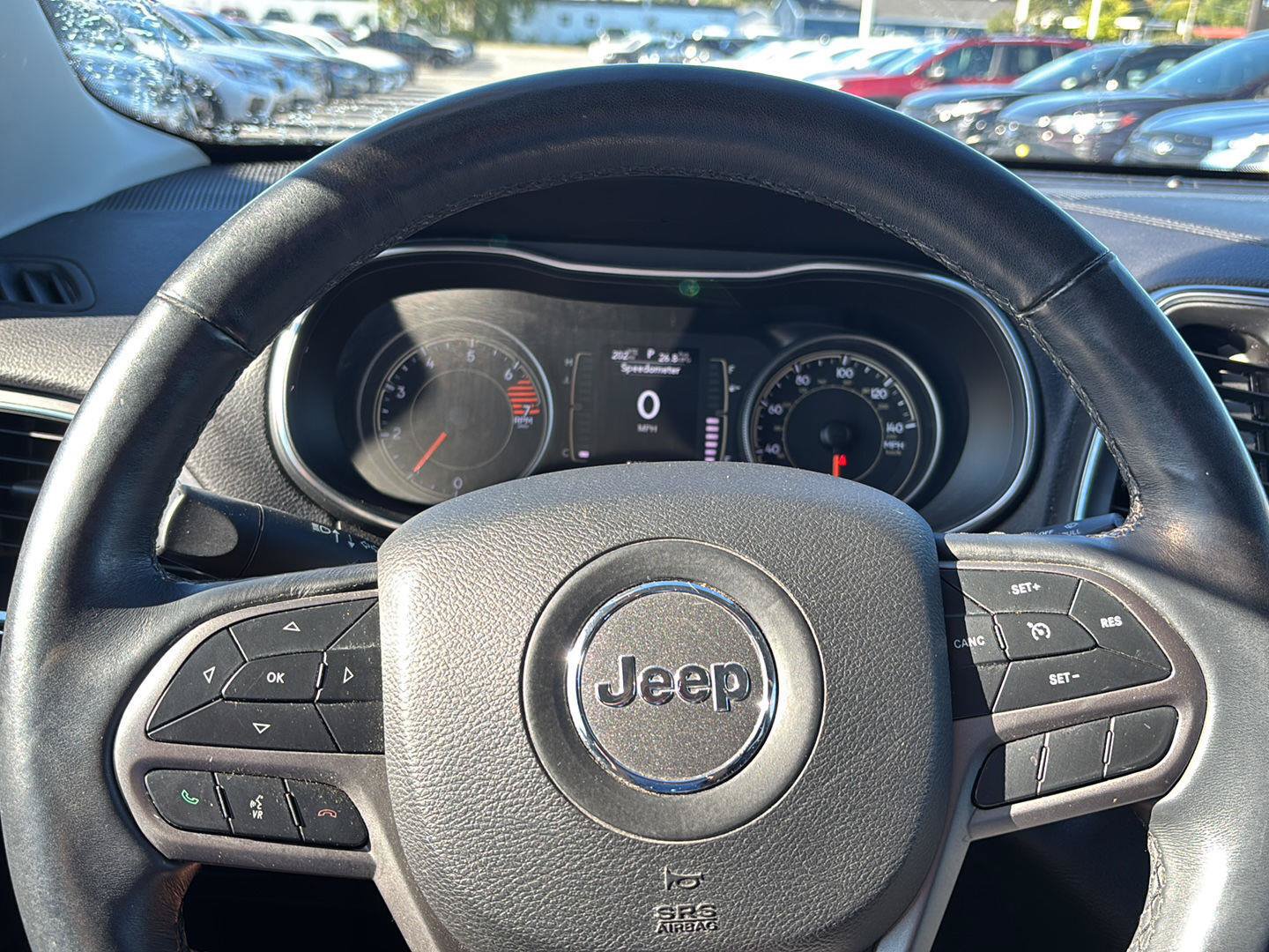 Used 2019 Jeep Cherokee Latitude Plus w/ Cold Weather Group AWD/4WD image 19