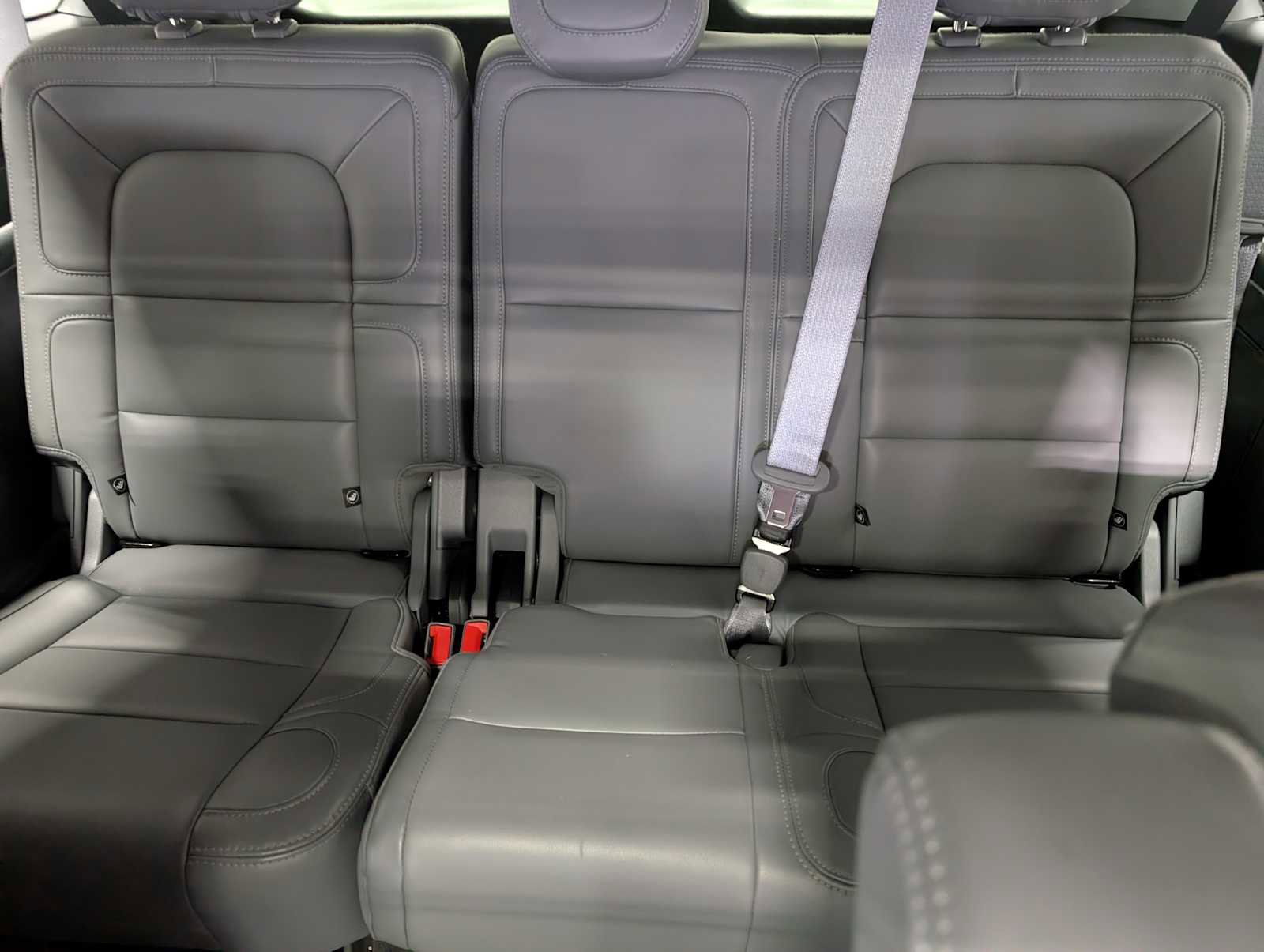 Used 2020 Lincoln Navigator L Reserve w/ Luxury Package AWD/4WD image 25