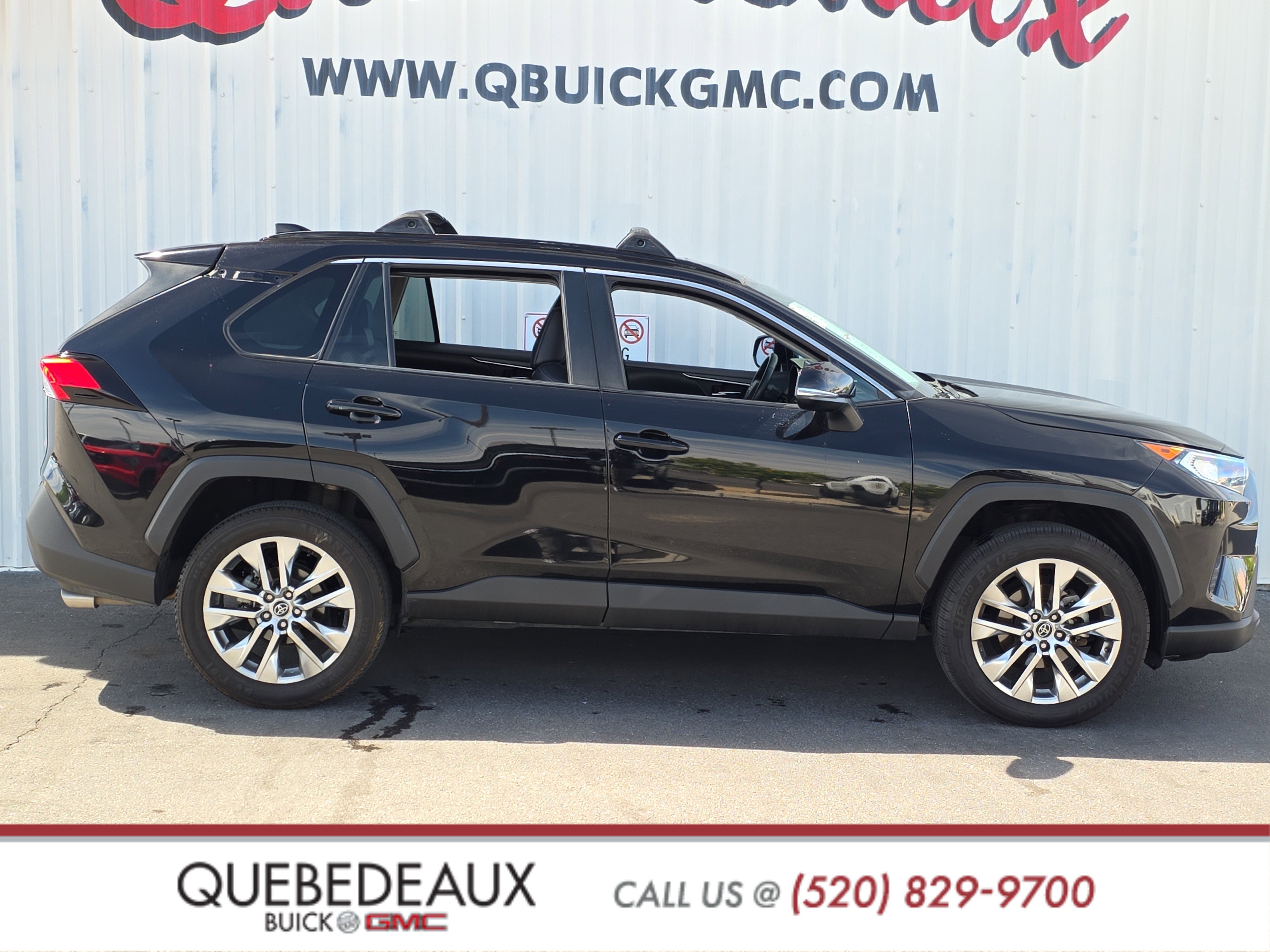 Used 2021 Toyota RAV4 XLE Premium w/ Carpet Mat Package (TMS) FWD image 8